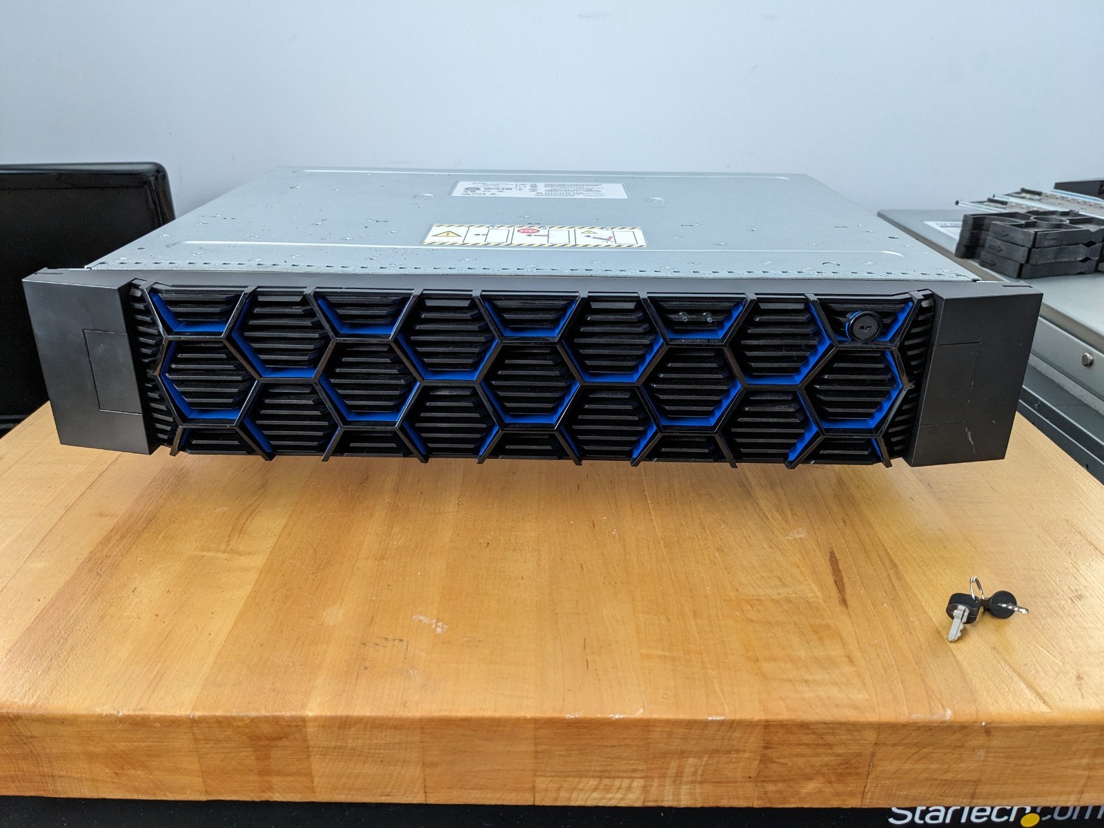 Dell EMC Unity DAE 25-Bay SAS3 12G Flash Storage Array JBOD w/ Front Bezel
