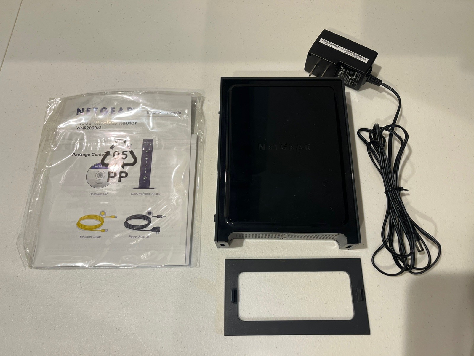 NETGEAR N300 WNR2000v3 Wi-Fi Router Bundle - CD, 4 Port, WPS, Power Adapter