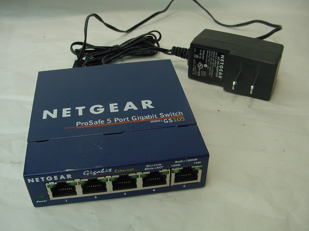 NETGEAR PROSAFE 5 PORT GIGABIT SWITCH GS105 v3 WITH POWER CORD