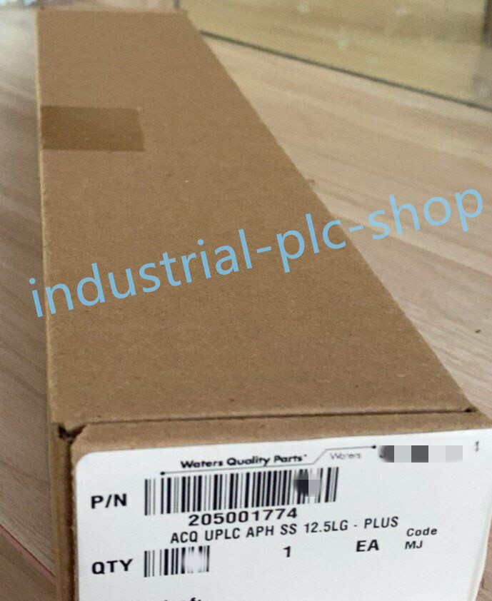 1PC 205001774 Column type heater new