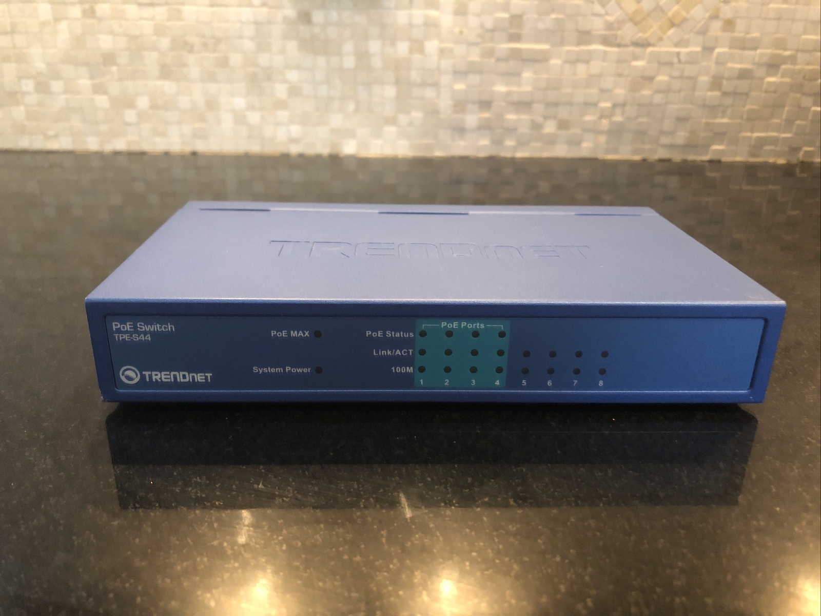 Mint Trendnet Model No. TPE-S44 H/W:A2.0R A2 8 Lan Ports