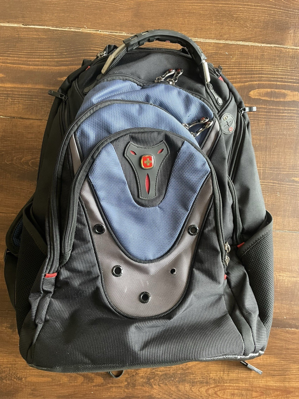 Wenger Ibex 17" SwissGear Laptop Backpack Black/Gray/Blue EUC Padded