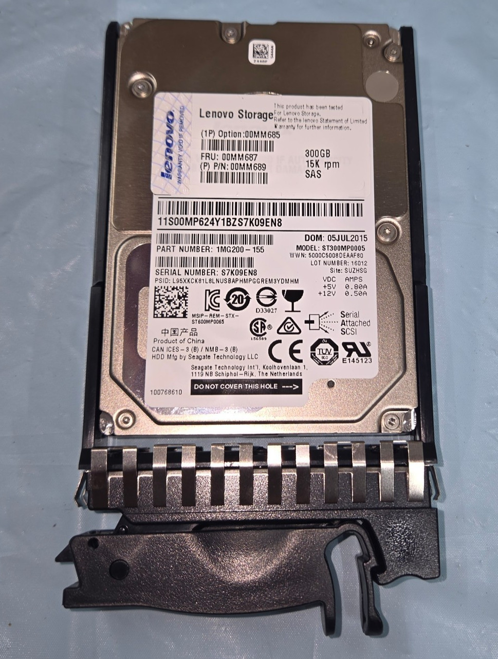 Lenovo 00MM687 300GB 15K 2.5" SAS 12Gb/s Hot Swap HDD ST300MP0005 NEW