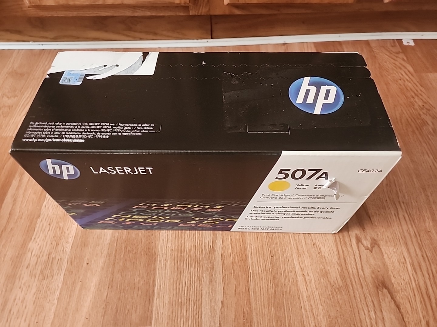 New HP 507A CE402A  OEM Yellow Toner Cartridge / PLEASE SEE PICTUES