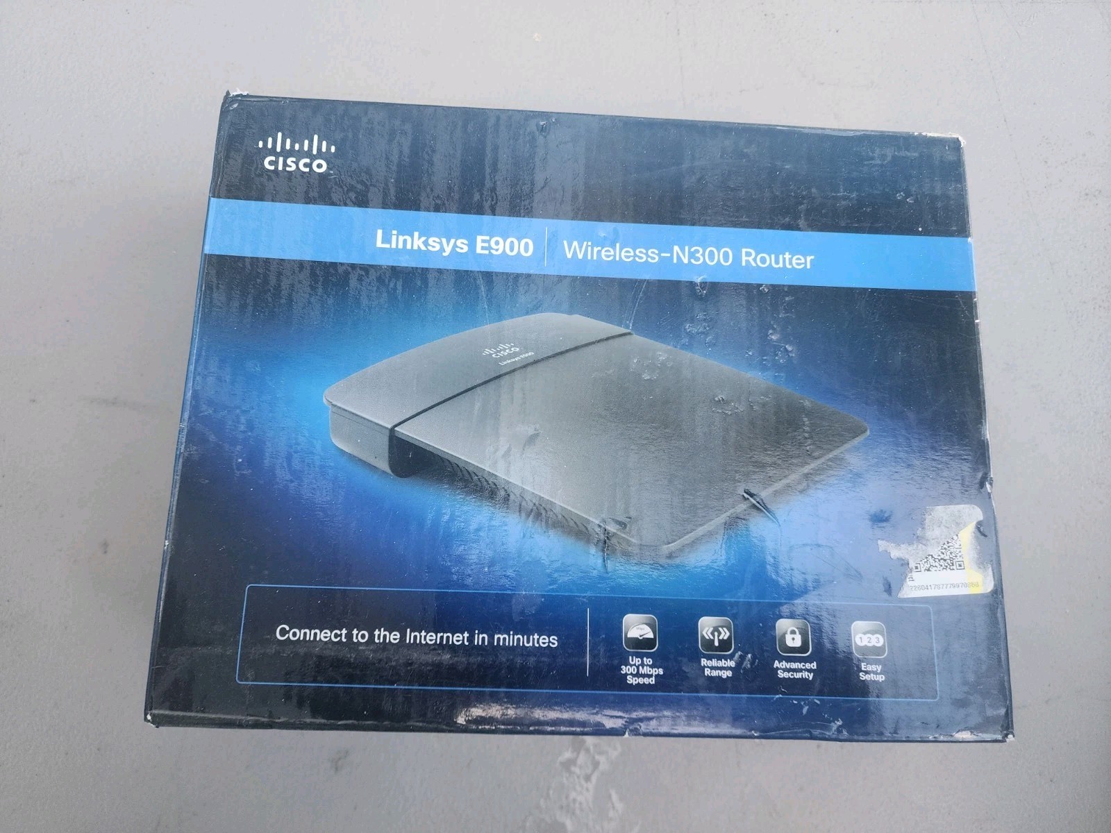 Linksys E900 300 Mbps 4-Port 10/100 Wireless N Router (E900-NP)