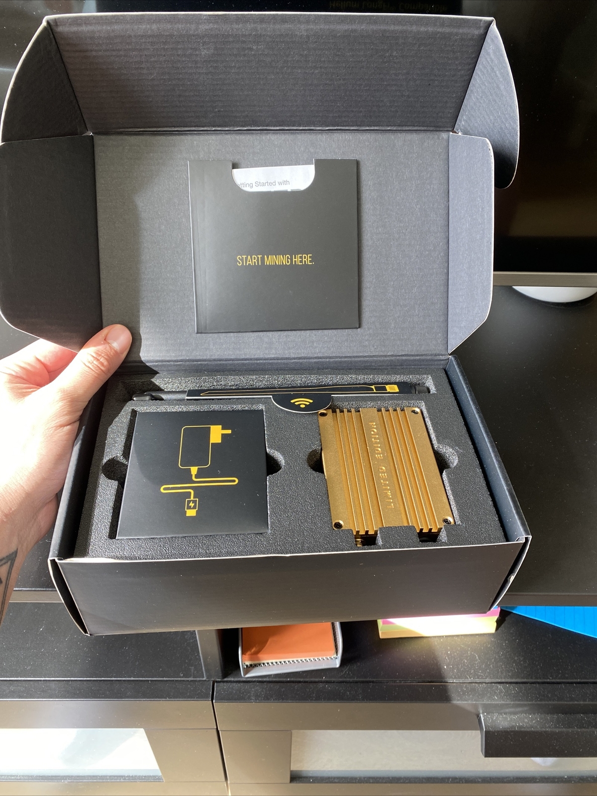 RAK MNTD Helium HNT Gold Hotspot Miner Limited Edition 8GB 915mhz NEW