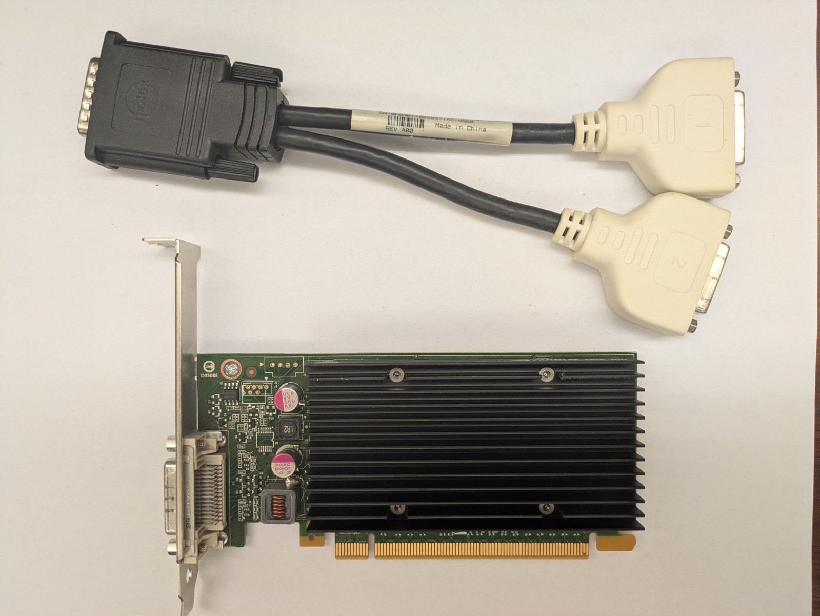 NVIDIA NVS 300 512MB PCIe x16 Video Card w/ DMS-59 to Dual DVI Cable Dell 04M1WV