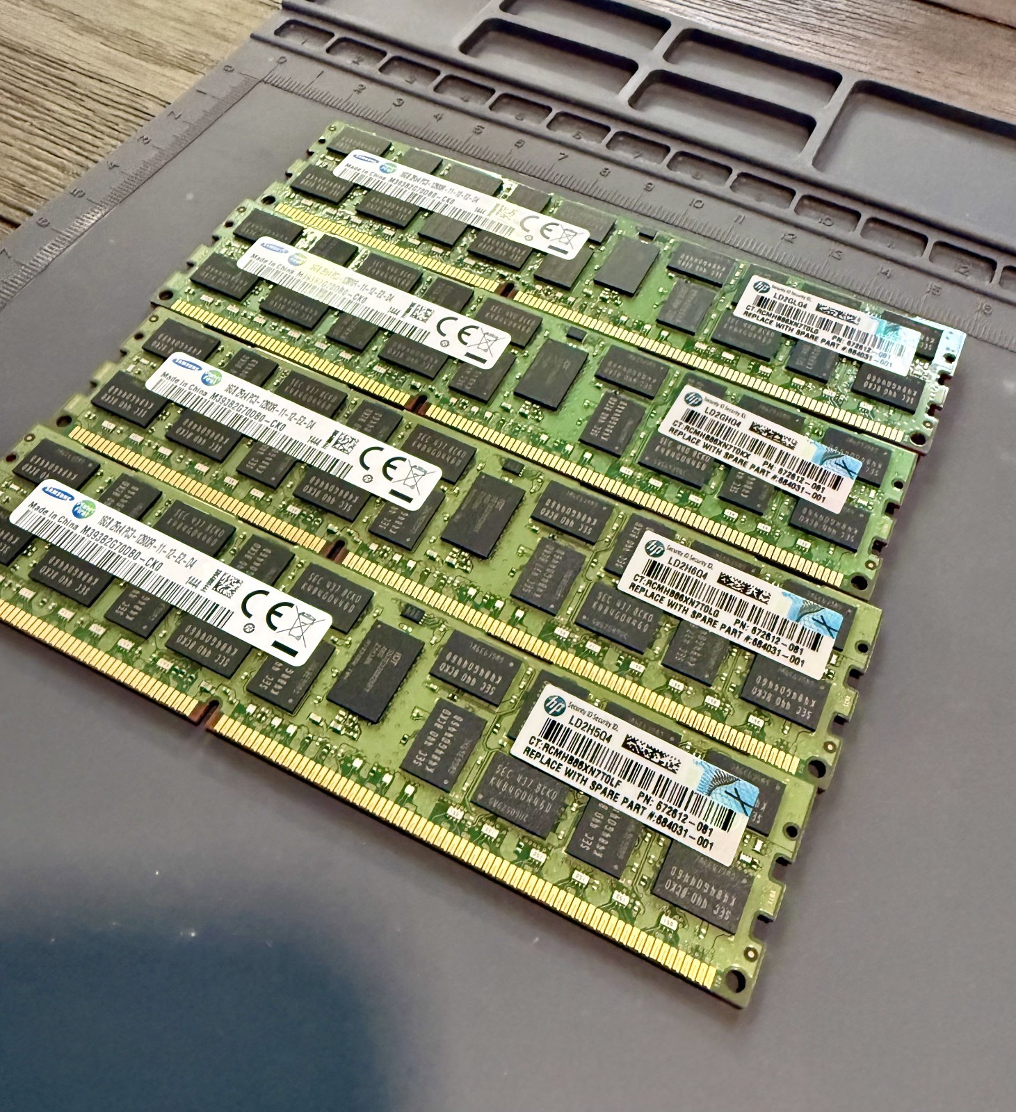 64GB (4x16GB) HP 672612-081 Samsung M393B2G70DB0-CK0 PC3-12800R DDR3 ECC REG RA