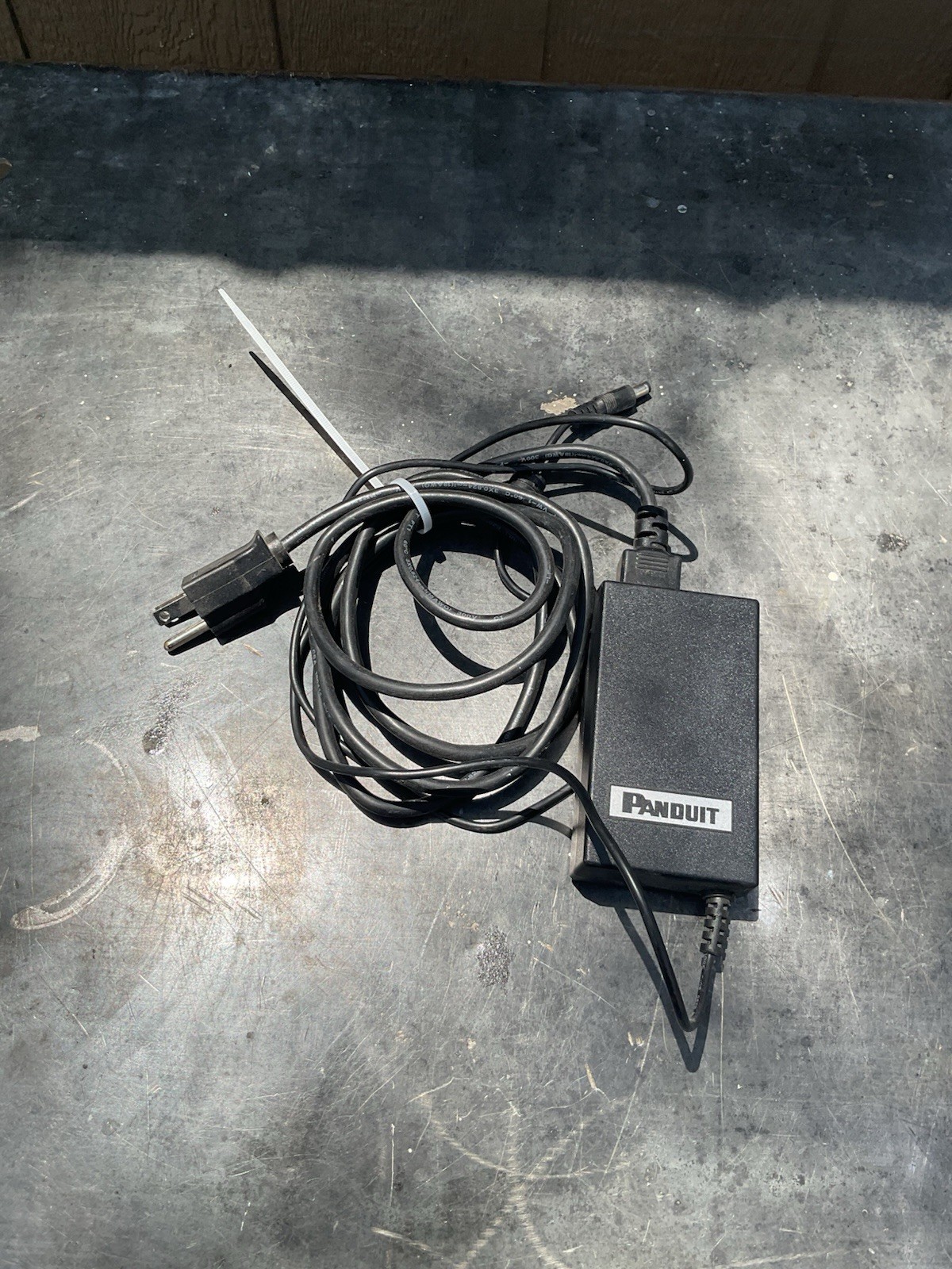 Genuine Panduit Wearnes WDS060240 AC Power Adapter, 24VDC, 2.5A, 100-240V input