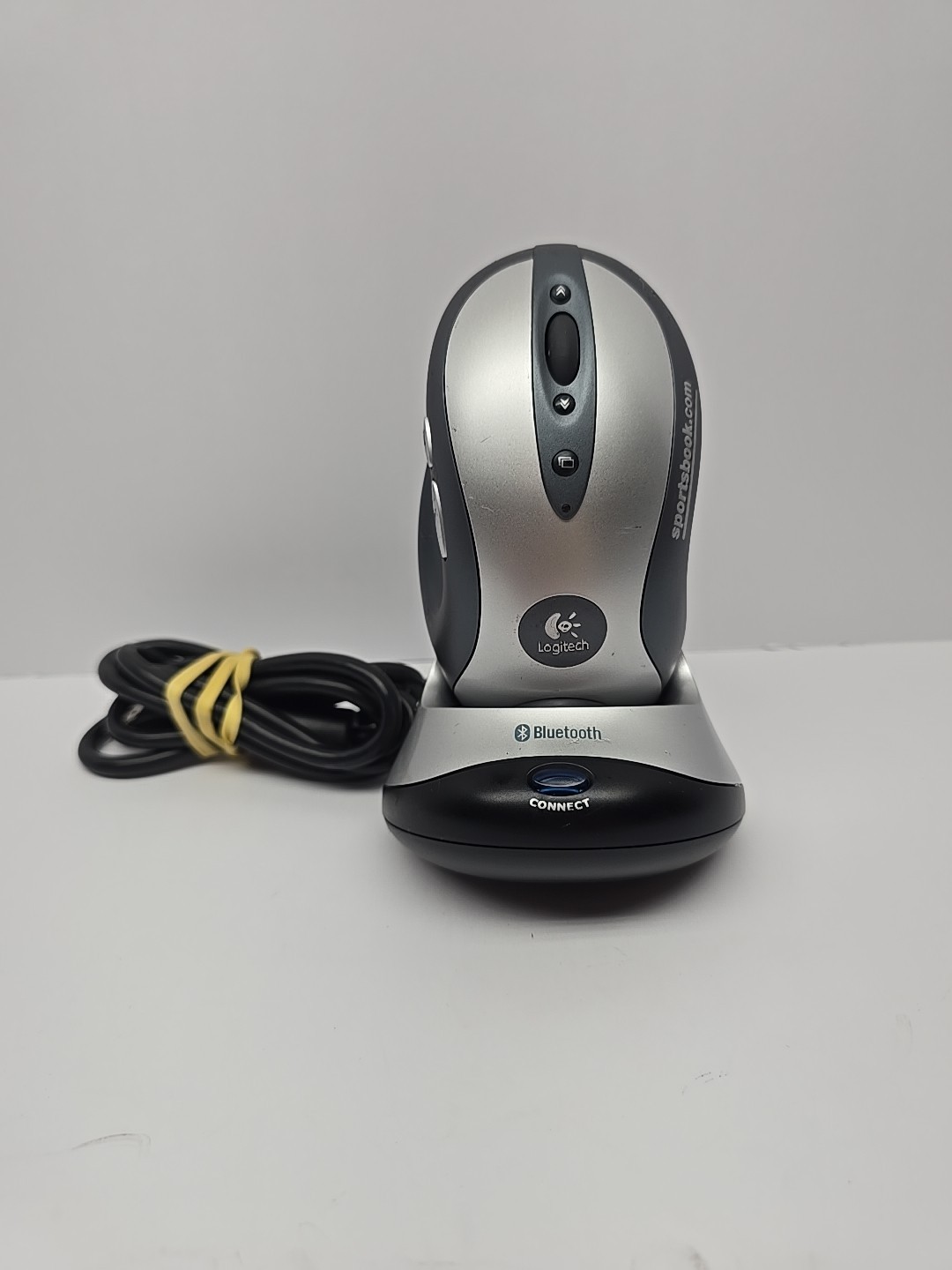 Logitech MX900 Bluetooth Optical Mouse w/ Charging Base Dock NO POWER CORD