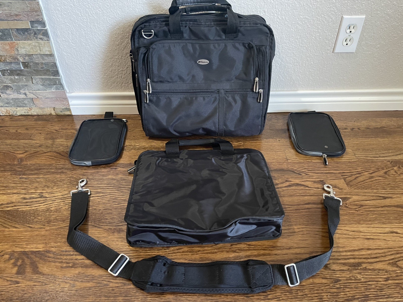 Targus CUCT01A Global Executive Laptop Briefcase Kit