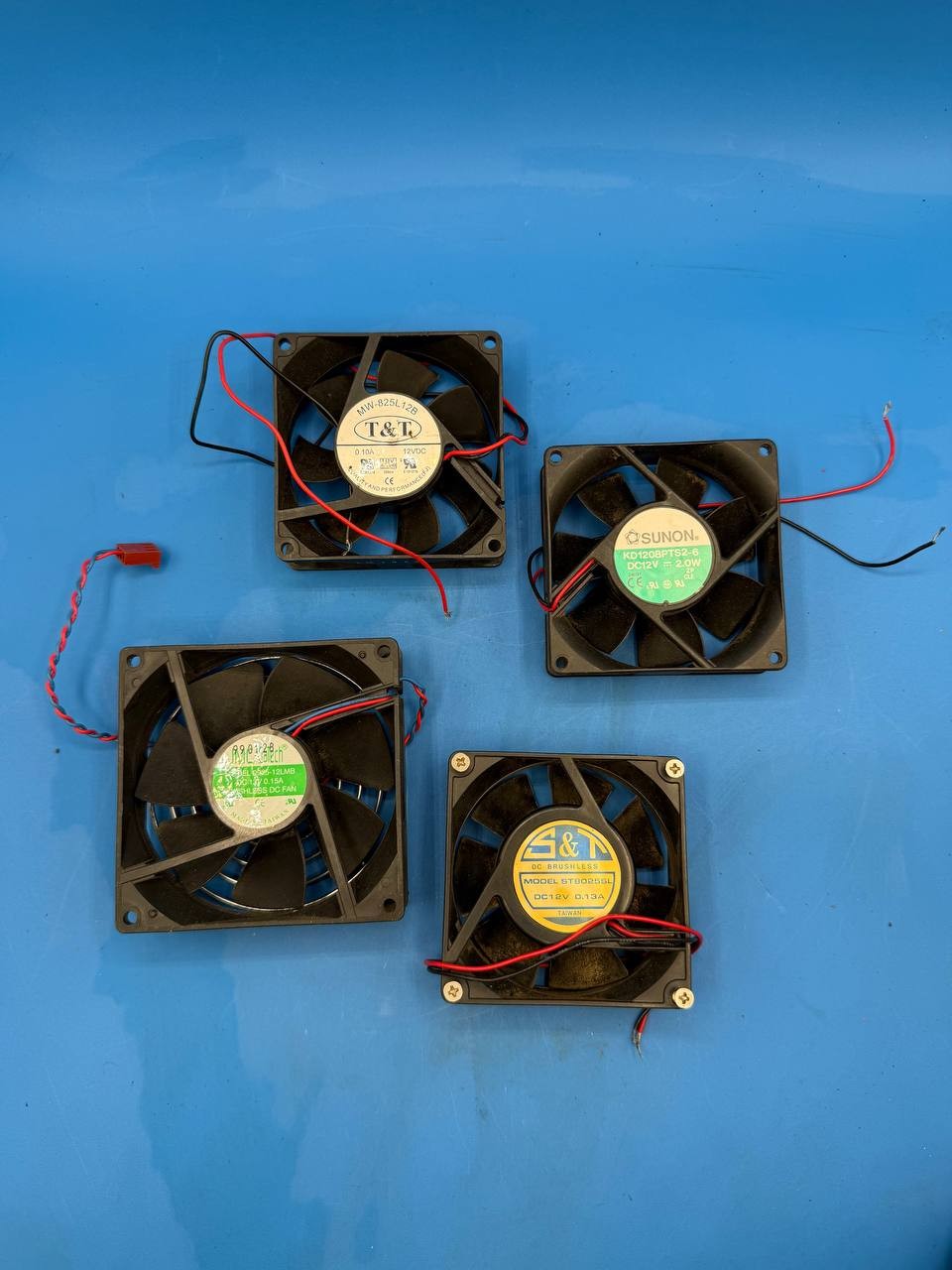 Lot of 4 80mm/92mm 12V DC Brushless Cooling Fans Sunon S&T JMC/Datech RE