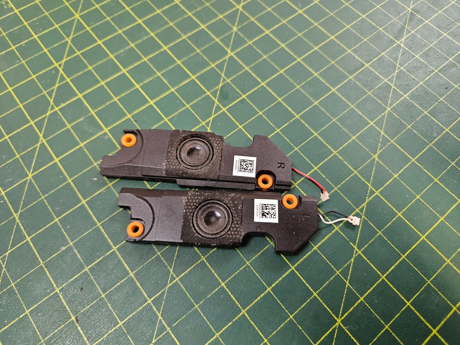 OEM LG Gram 15Z90S-H Internal Speaker Set Left Right DN031800L00 DN031800R00