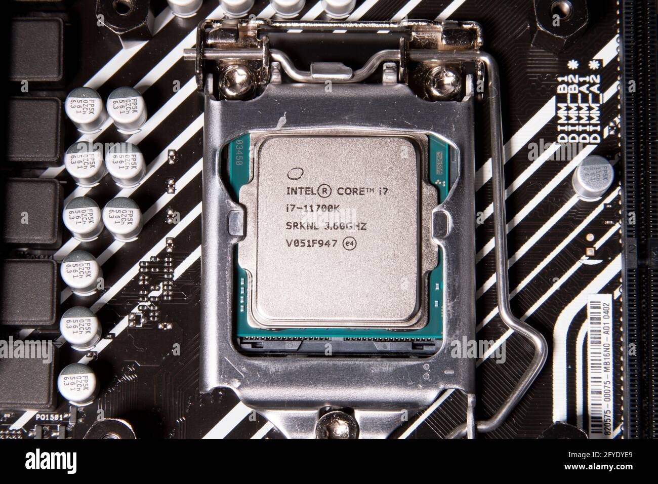 Intel Core i7-11700F SRKNR 2.5GHz 8-Core 16MB CPU Processor Socket LGA1200