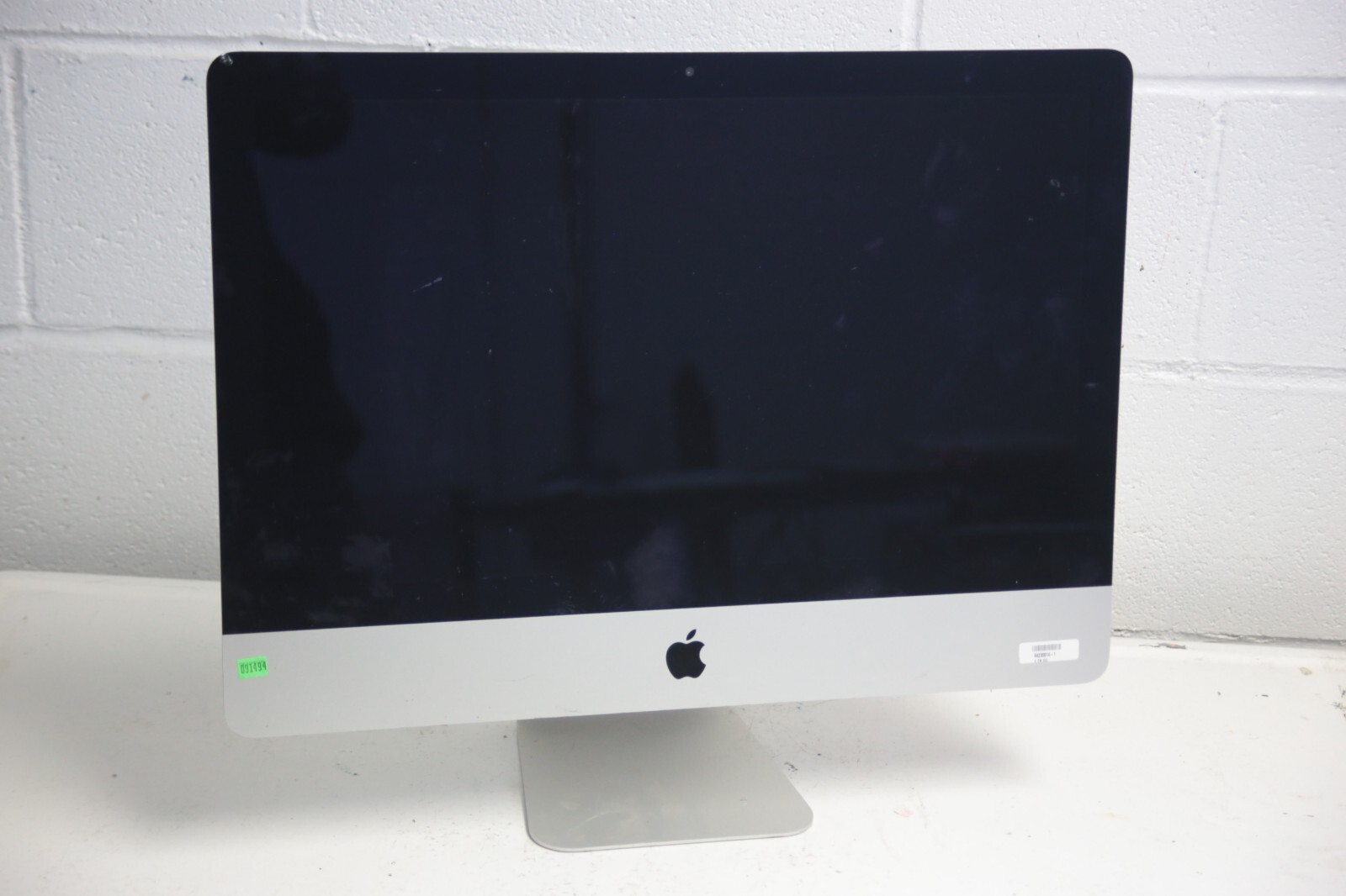 Apple iMac 2015 MK142LL/A A1418 21.5" i5-5250U 8GB 1TB HDD  CHIP 895