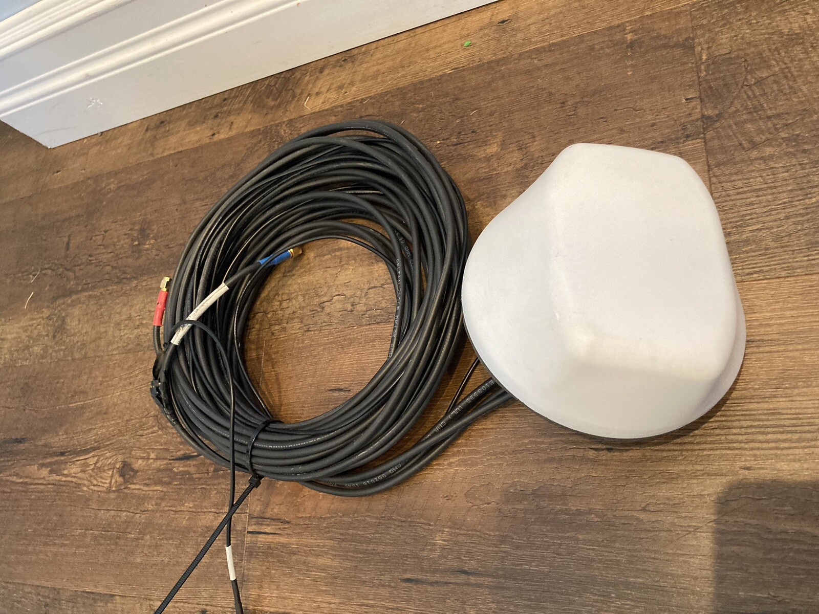 Sierra Wireless Airlink 6 In 1 White Dome Antenna Up to 9 Units 6001121