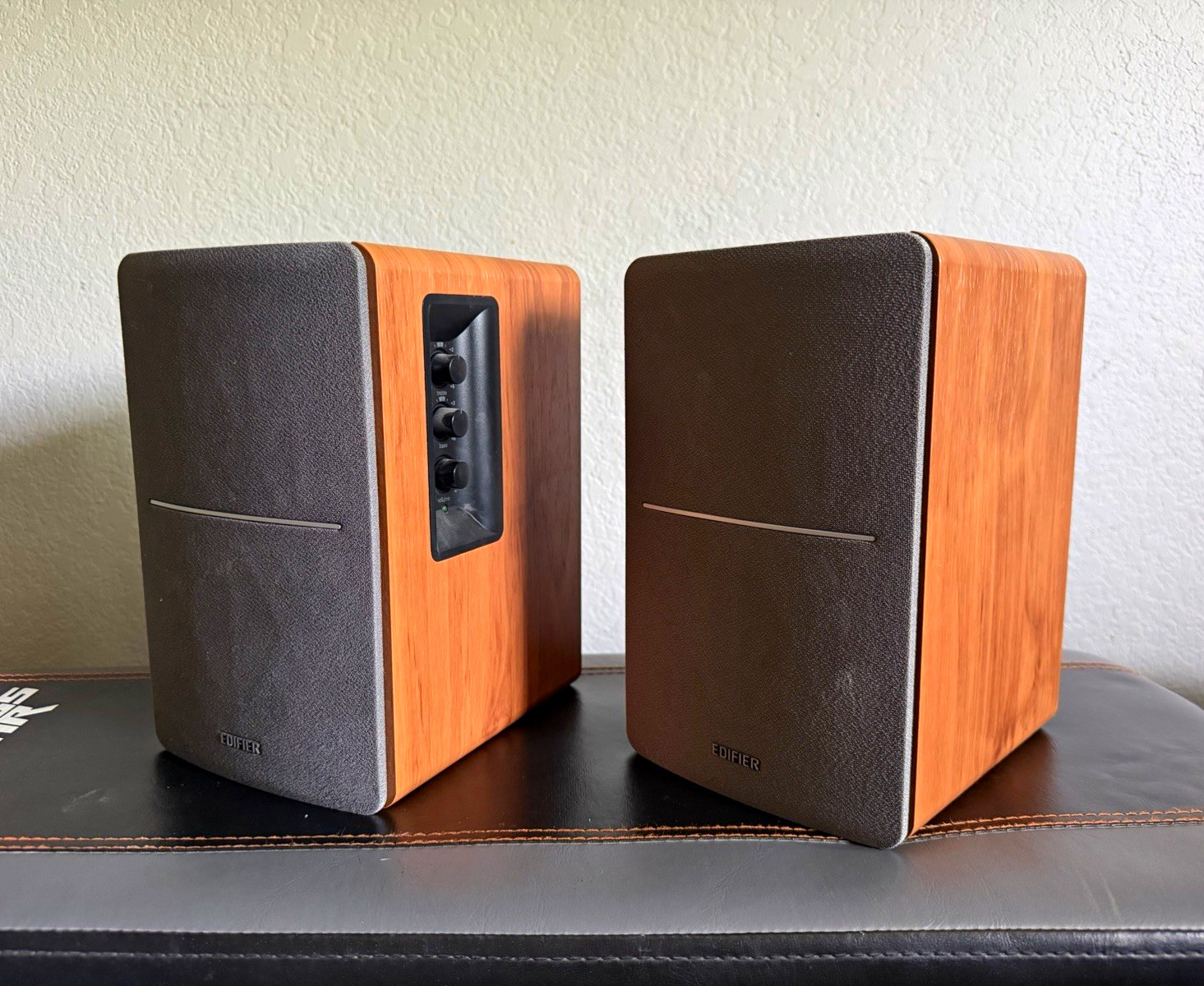 Edifier R1280T Powered Active 2.0 Bookshelf Speakers Wood Brown Dual RCA 3.5mm