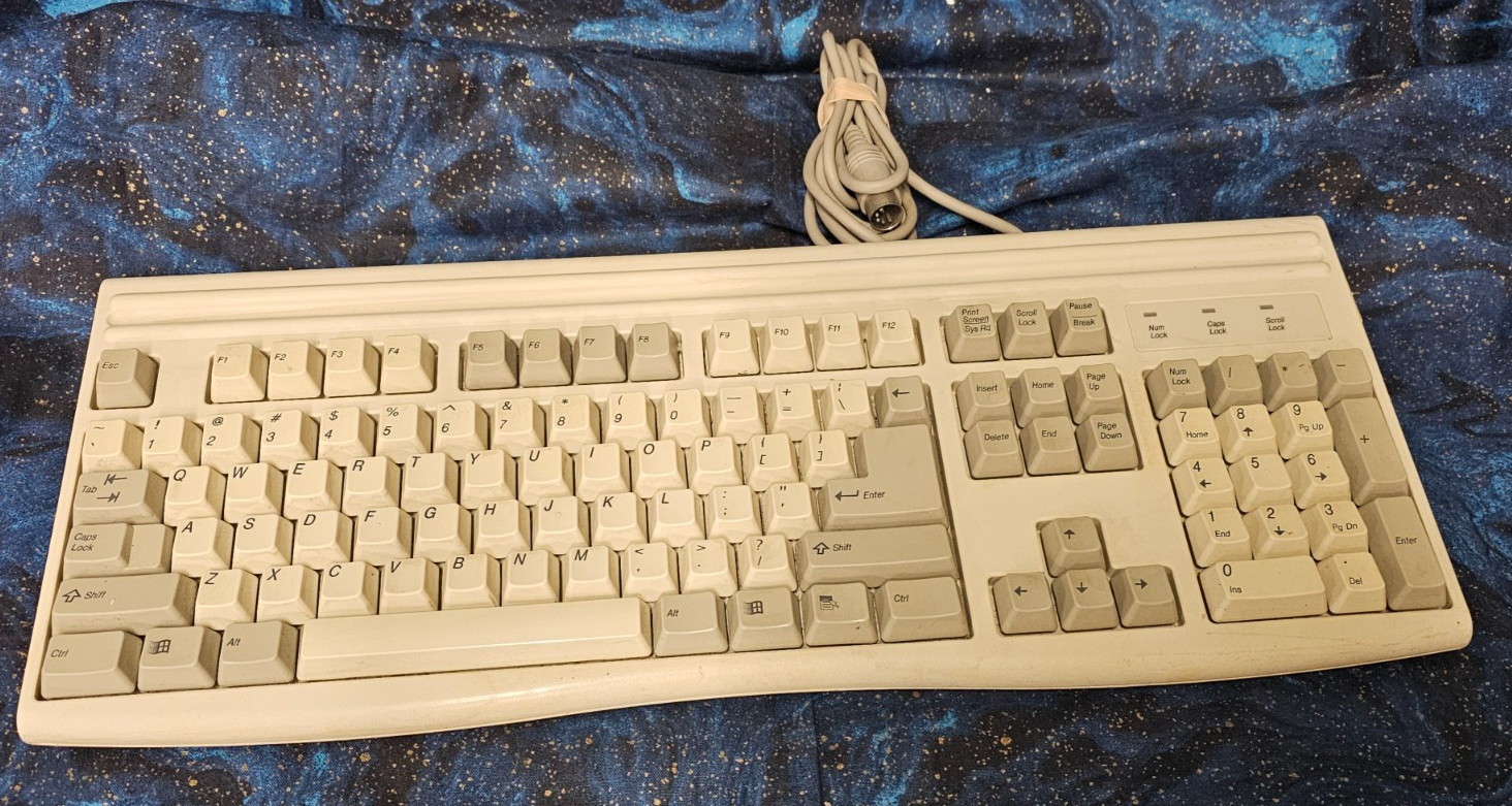 Vintage Mitsumi KPQ-E99ZC-13 Clicky Klacky Computer Keyboard 5 Pin