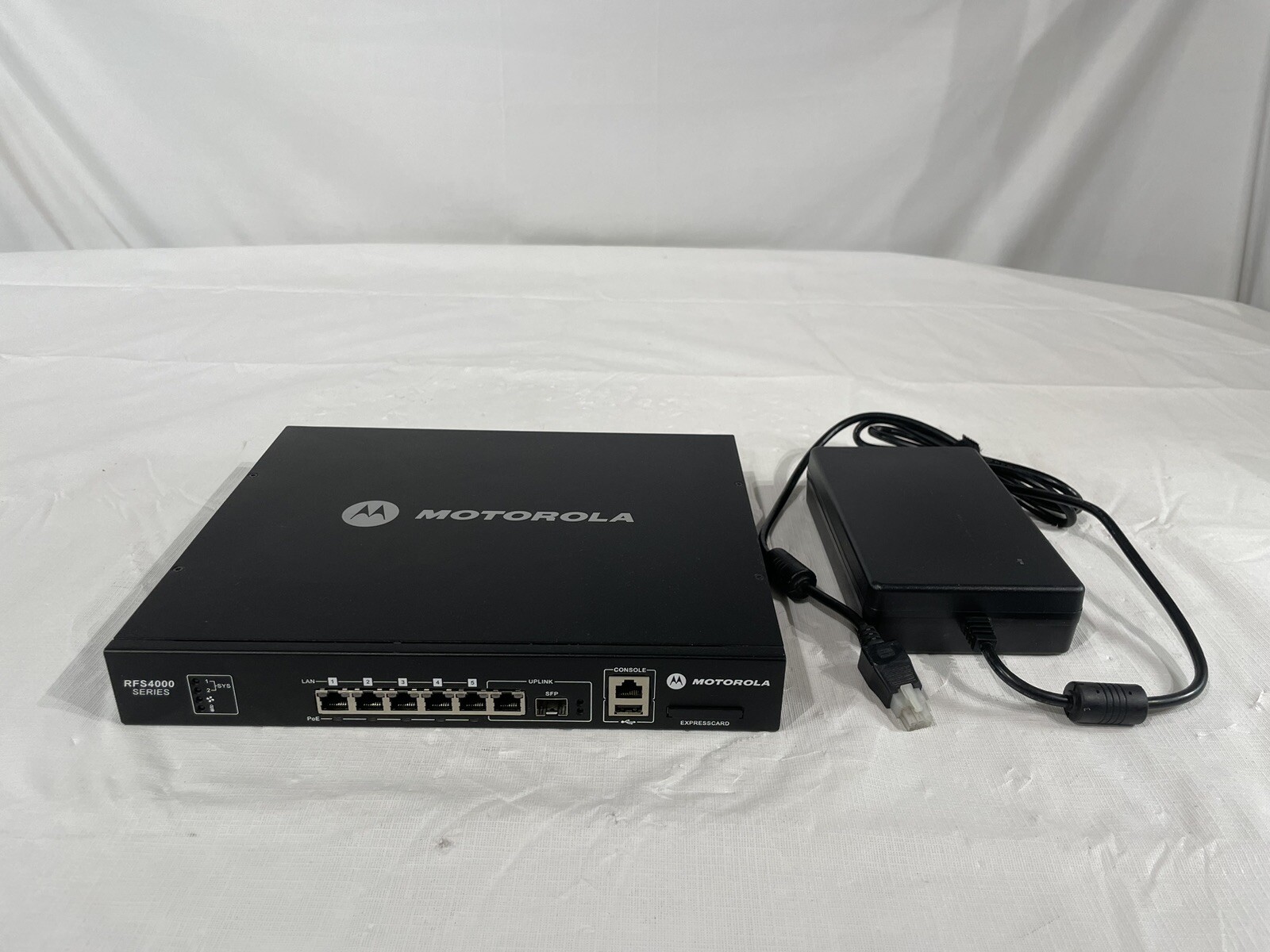 Motorola RFS-4000 RFS-4010-00010-WR WLAN Wireless RF Controller Switch Adapter