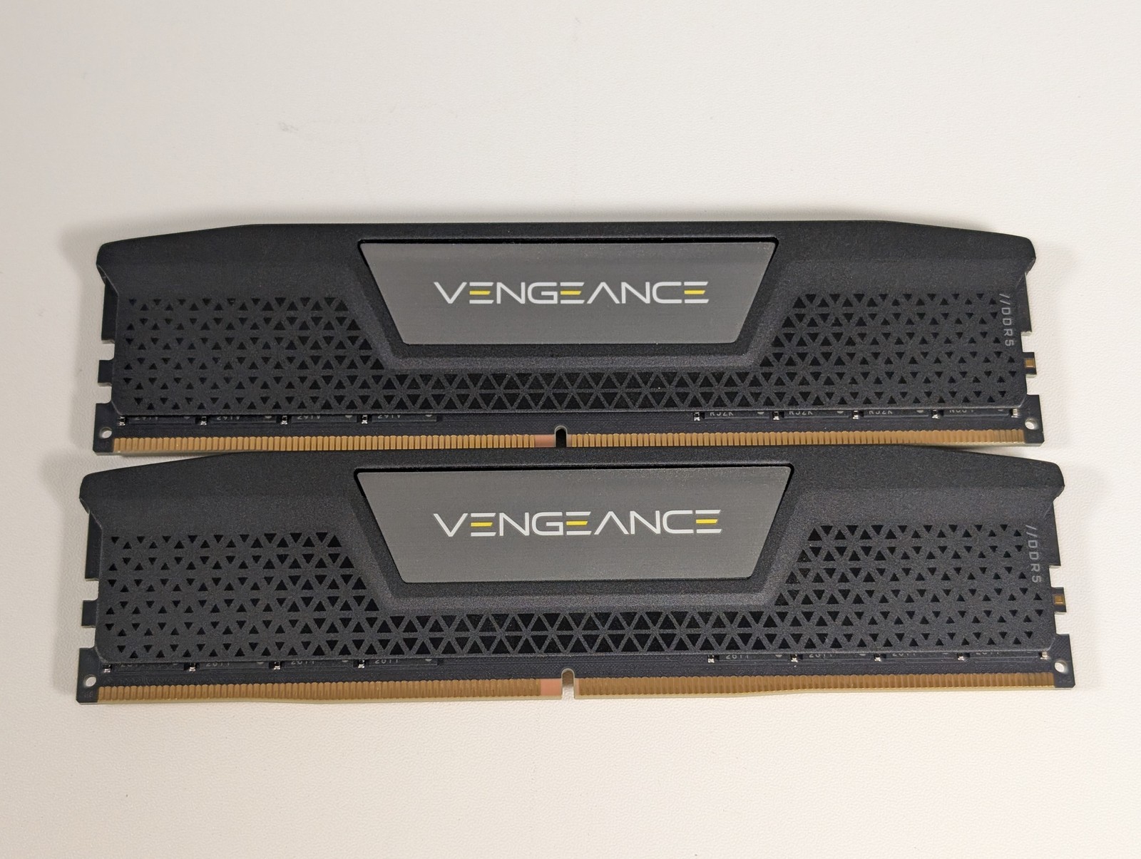 Corsair Vengeance 64GB (2x32GB) DDR5-5200 CL40 Memory Kit CMK64GX5M2B5200C40