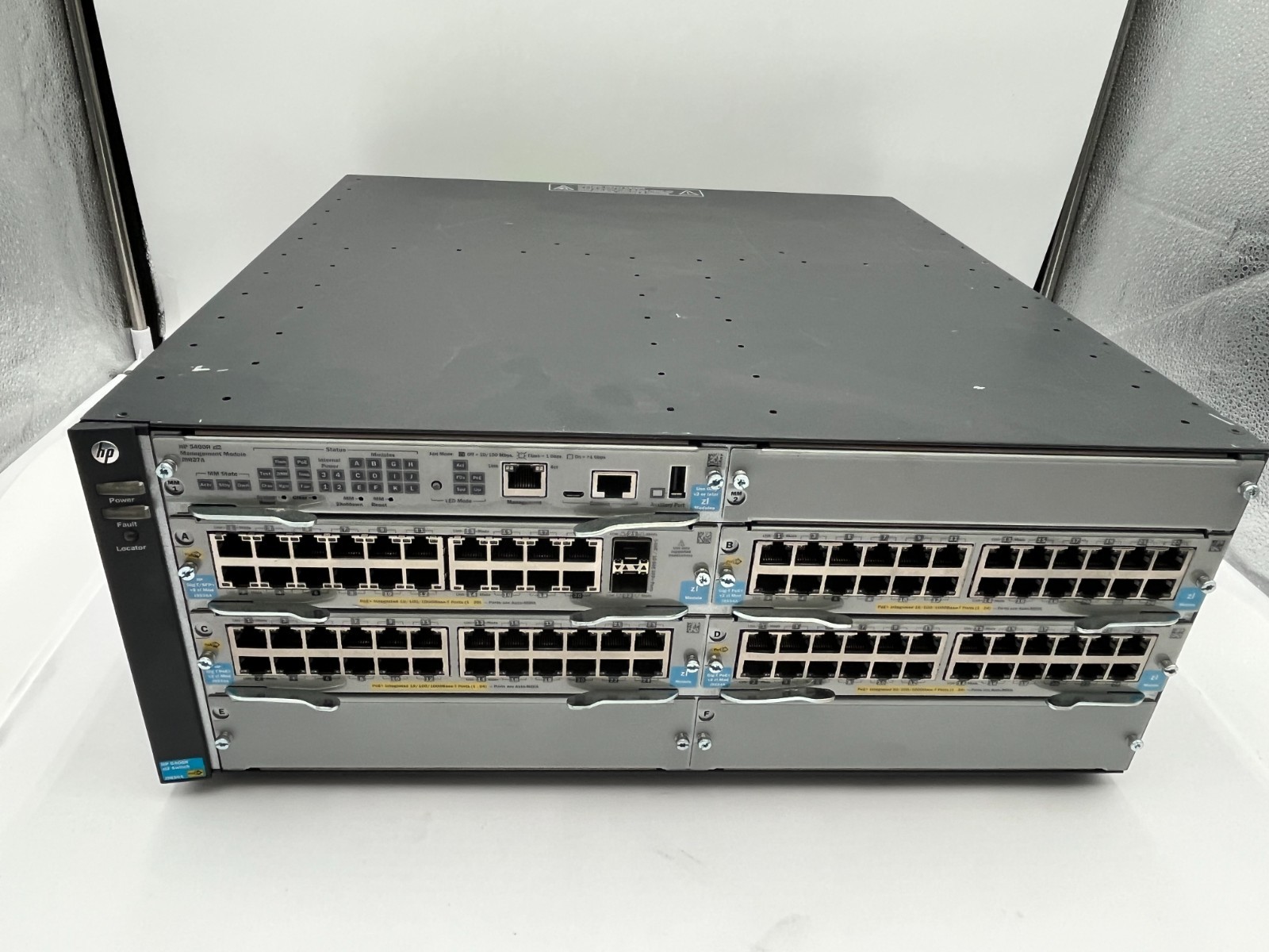 HP PROCURVE J9850A NETWORK CHASSIS w/ J9827A, 3X J9534A AND J9536A