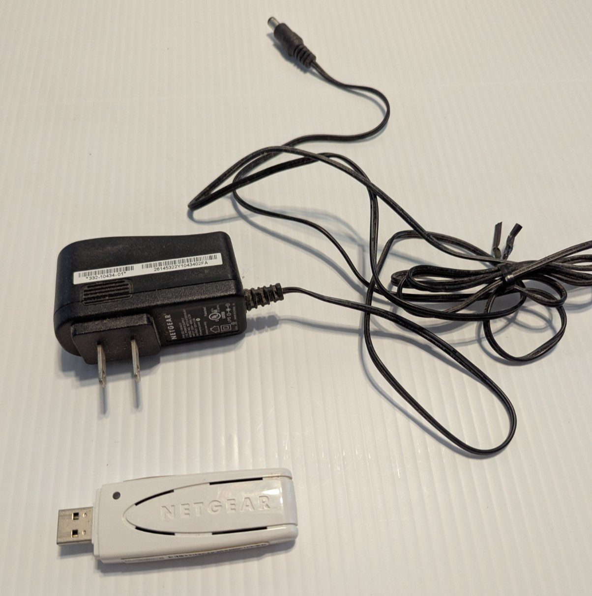 NETGEAR WG111 V2 Wireless-N USB Adaptor WN111 v2 with Power Supply 120V / 12V