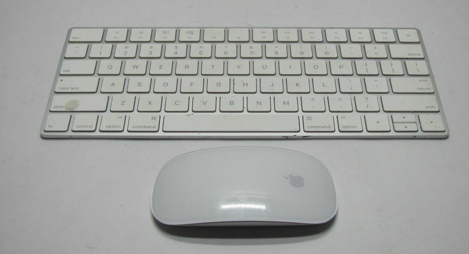 Apple Magic Keyboard 1644 Wireless Bluetooth Bundle w/ Magic Mouse #2 **READ**