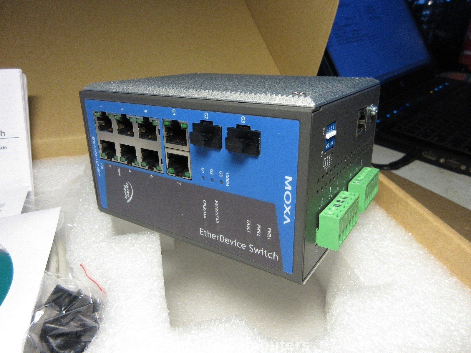 MOXA EDS-510A-1GT2SFP GIGABIT SWITCH 7X 10/100 + 1X 1000 & INCL 2X SFP'S EX PSU