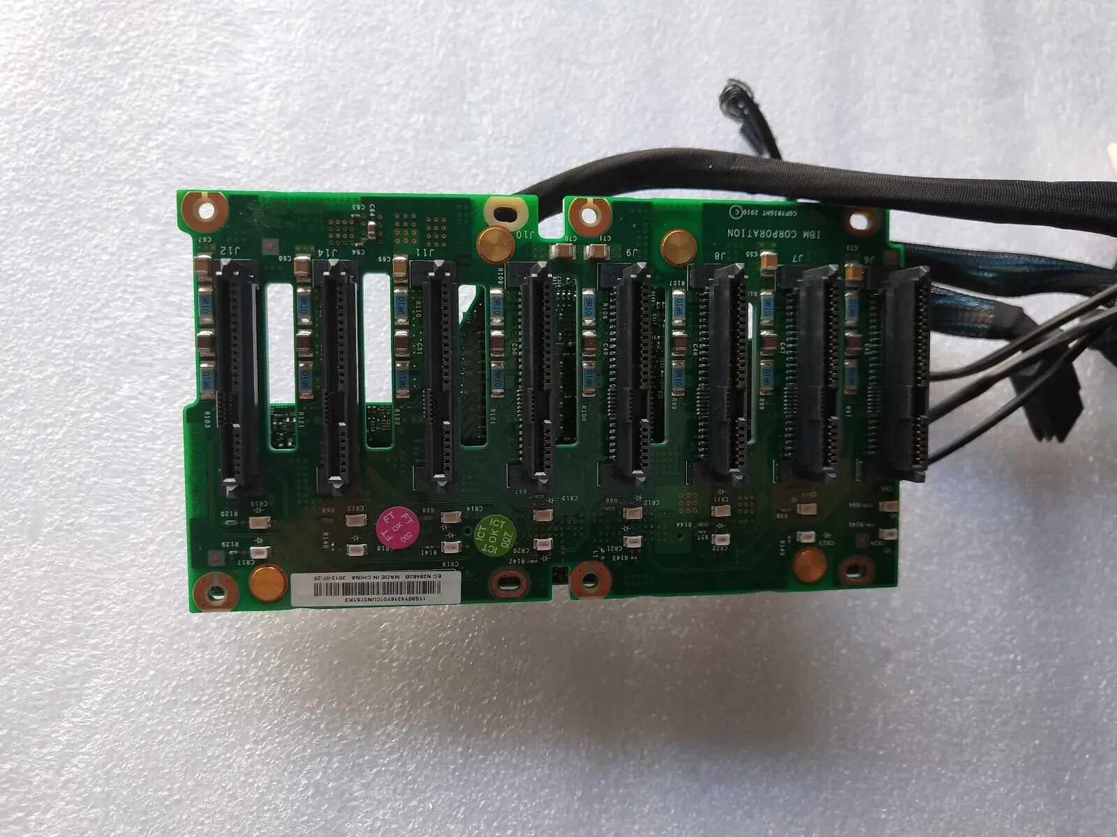 IBM X3650 M4 8x2.5" HDD Expander backplane  69Y5319 81Y4597 90Y5875 46W8418.