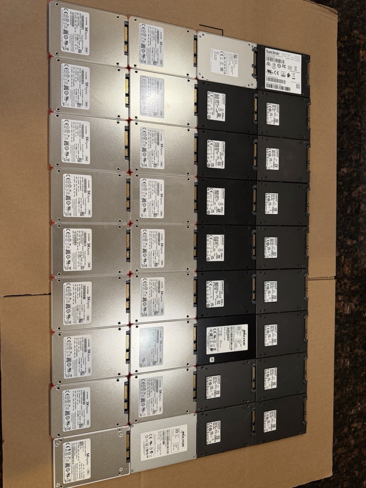 LOT OF 36 240GB / 256GB SATA 6GB/S 2.5" SSD HARD DRIVES - MIXED BRANDS