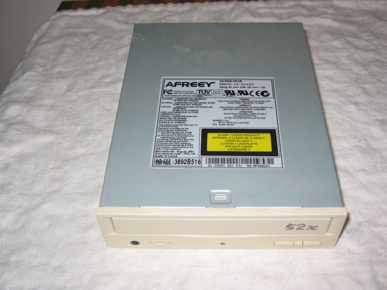 Afreey 52x IDE CD-ROM Drive Model CD-2052E Beige?