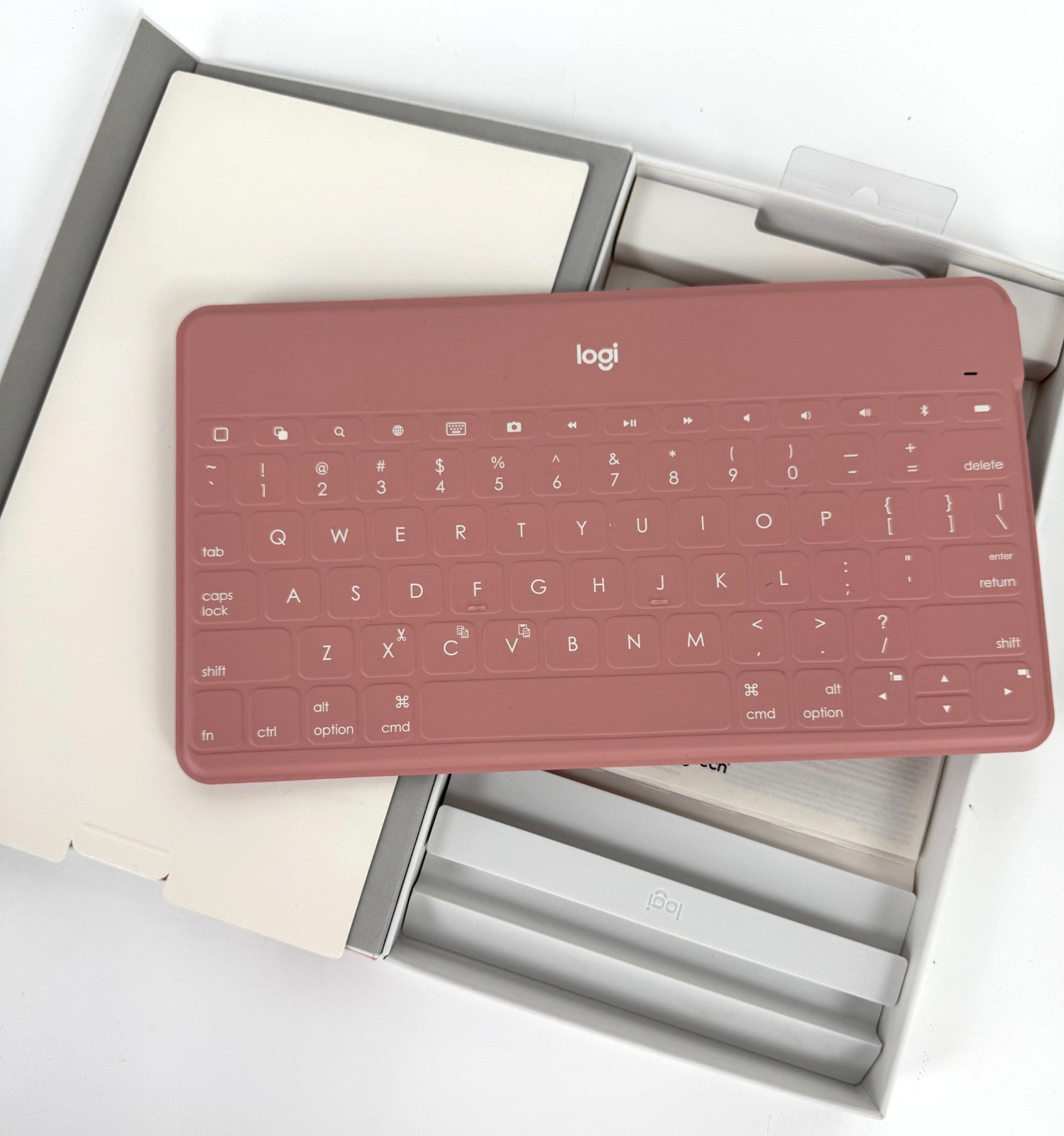 Logitech NIB Pink Keys To Go Logi Mobile Keyboard Bluetooth USB Cable Auth
