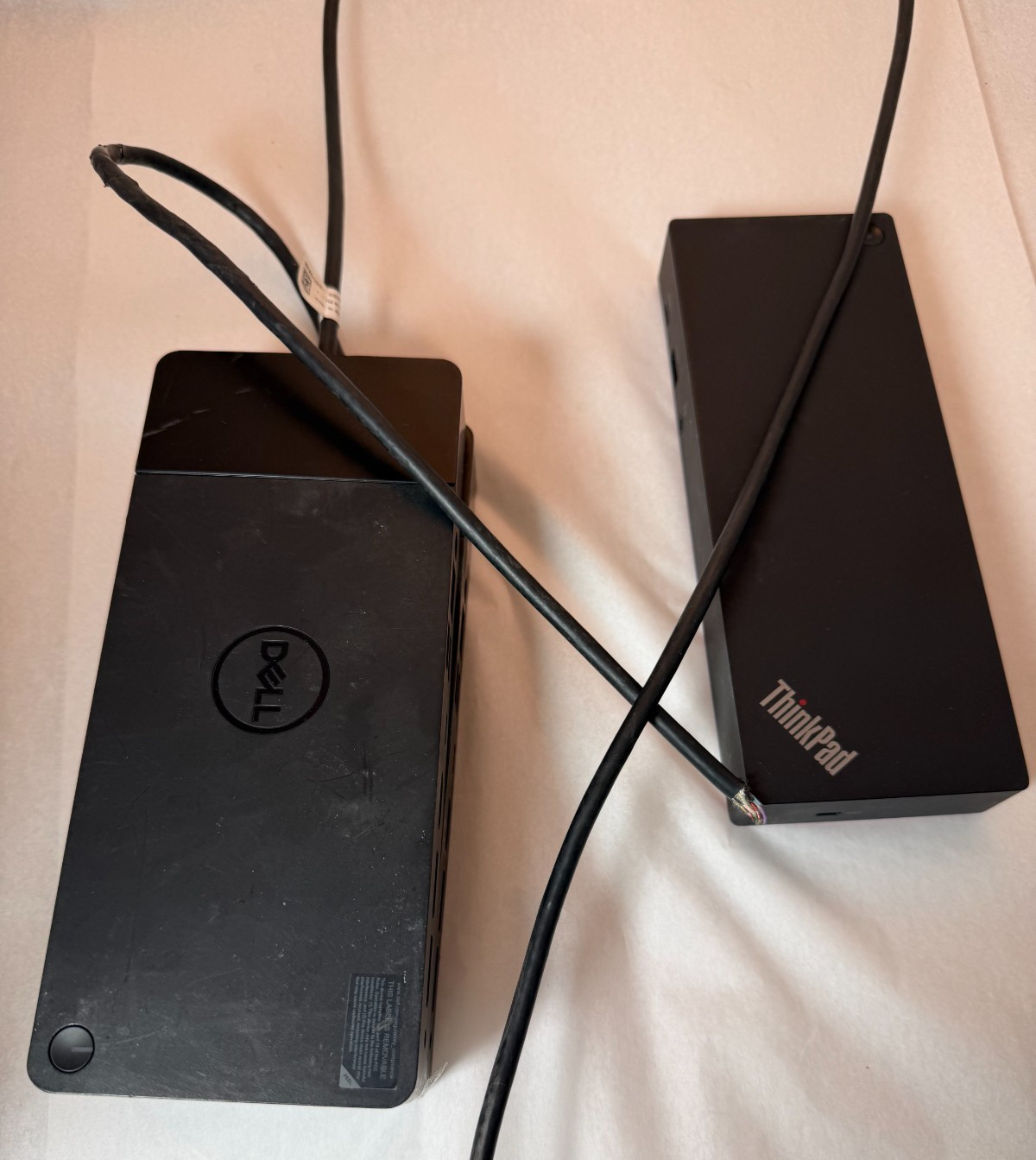 Lot of 3 laptop docks, Lenovo, Dell - As Is
