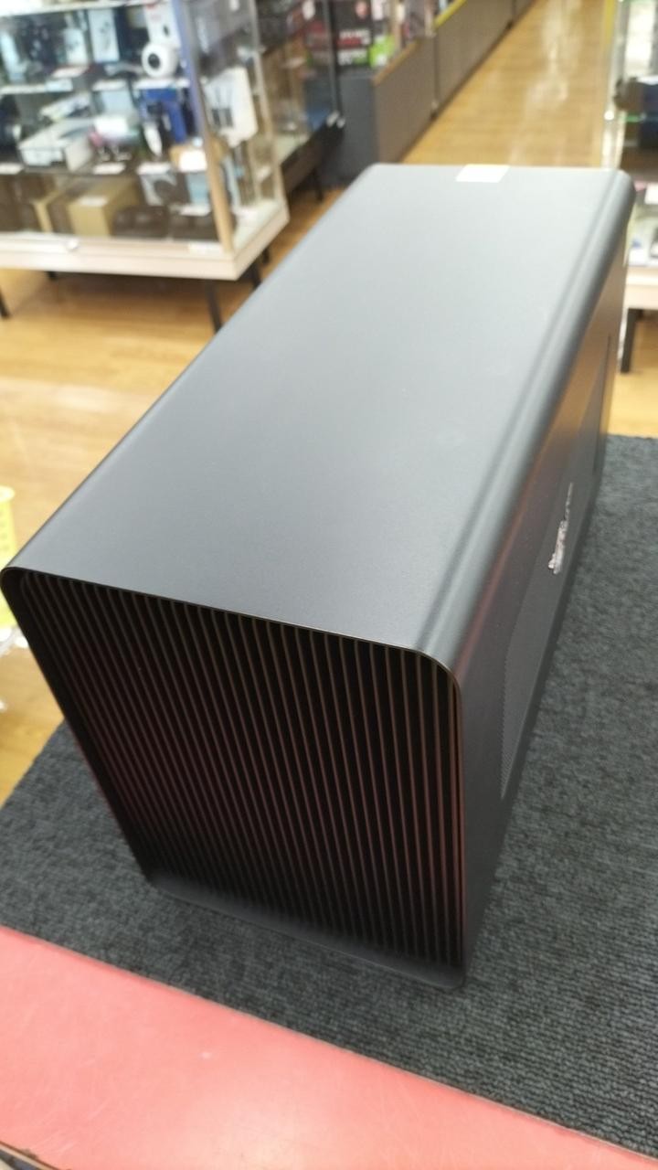 RAZER CORE X CHROMA RC21-0143 External Graphics Box