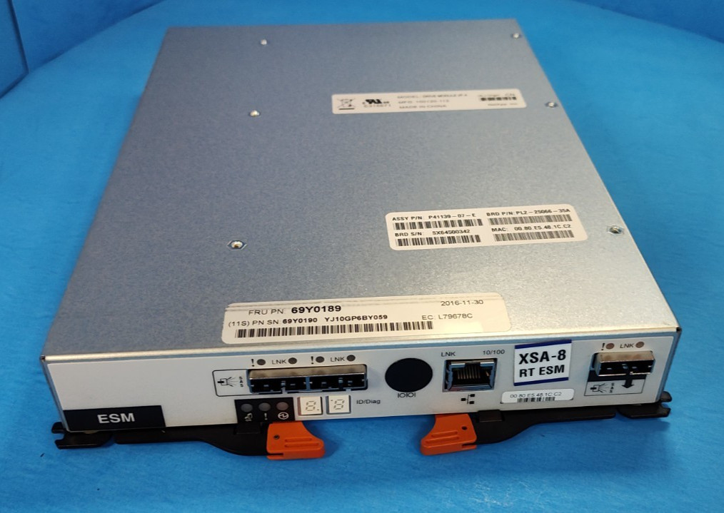 IBM DS3500 DS3512 DS3524 3956-XSA Storage Array SAS ESM Controller XSA-8 69Y0189