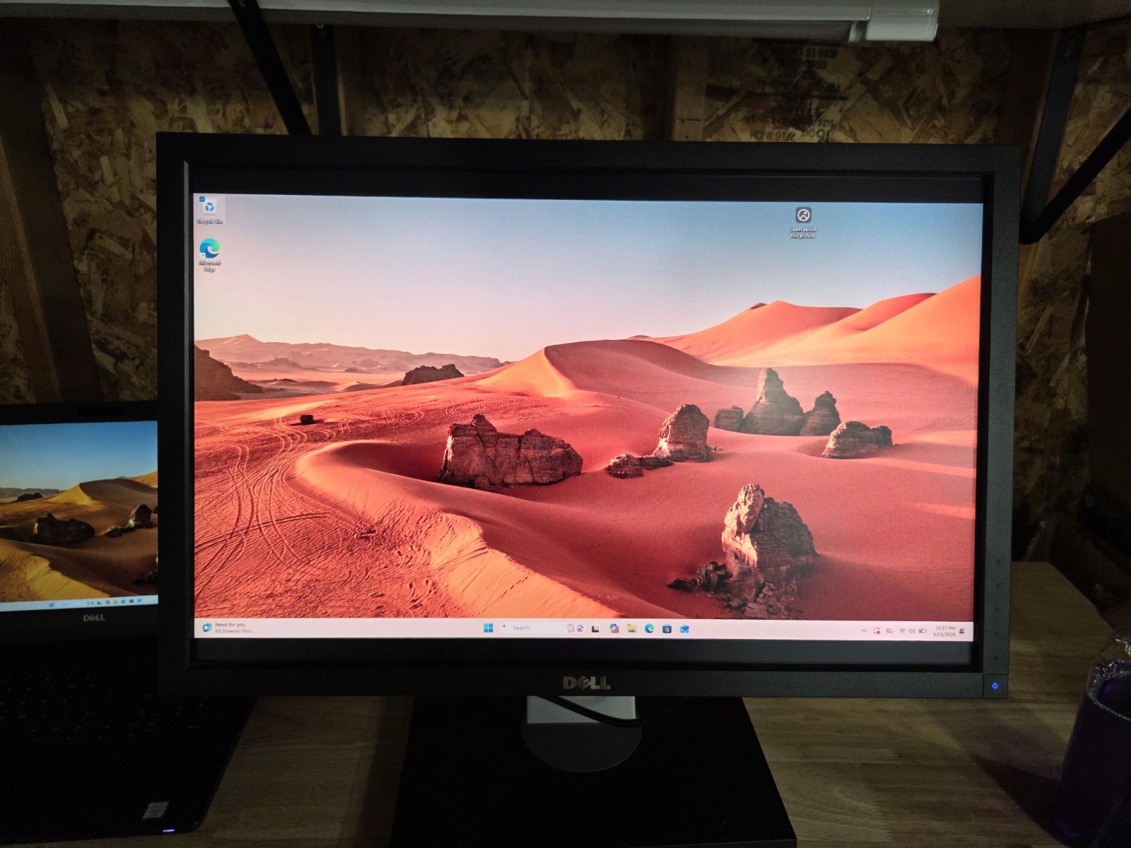 DELL U2410f Monitor 24" LCD DisplayPort HDMI DVI VGA GRADE B