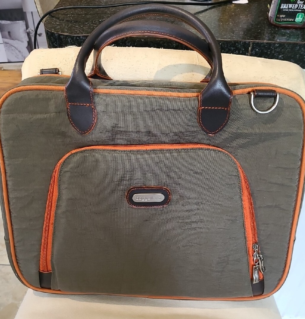 Baggallini Laptop Bag Briefcase Carry-All Brown Orange
