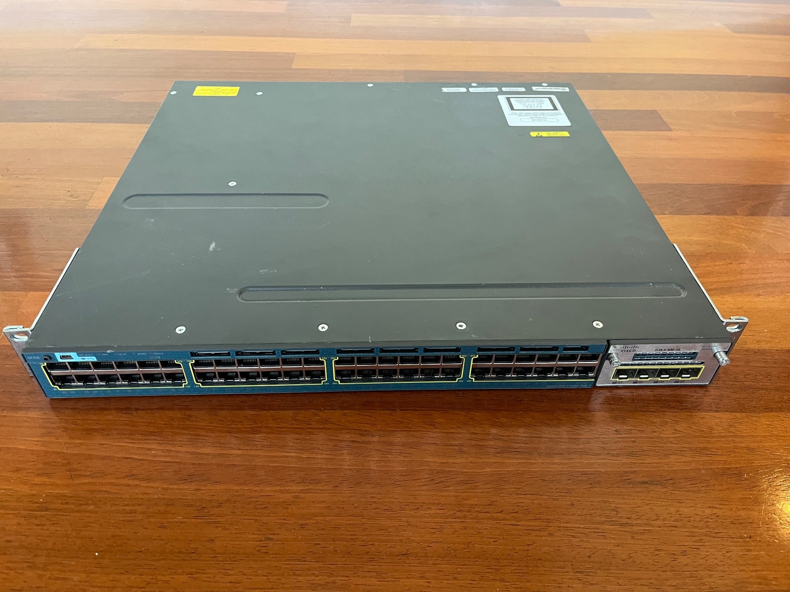 Cisco WS-C3560X-48P-S 3560X Series 48 Port Gigabit Switch with C3KX-NM-1G Module