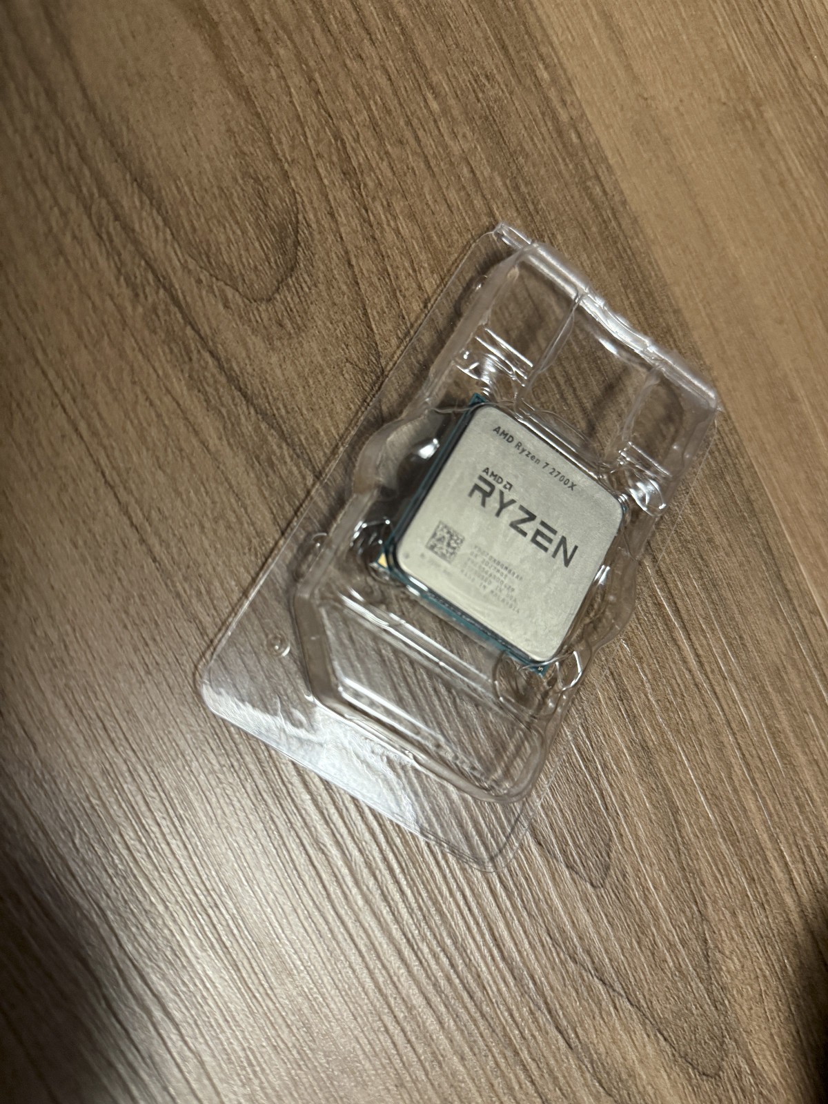 AMD Ryzen 7 2700X Processor (3.7 GHz, 8 Cores, Socket AM4)