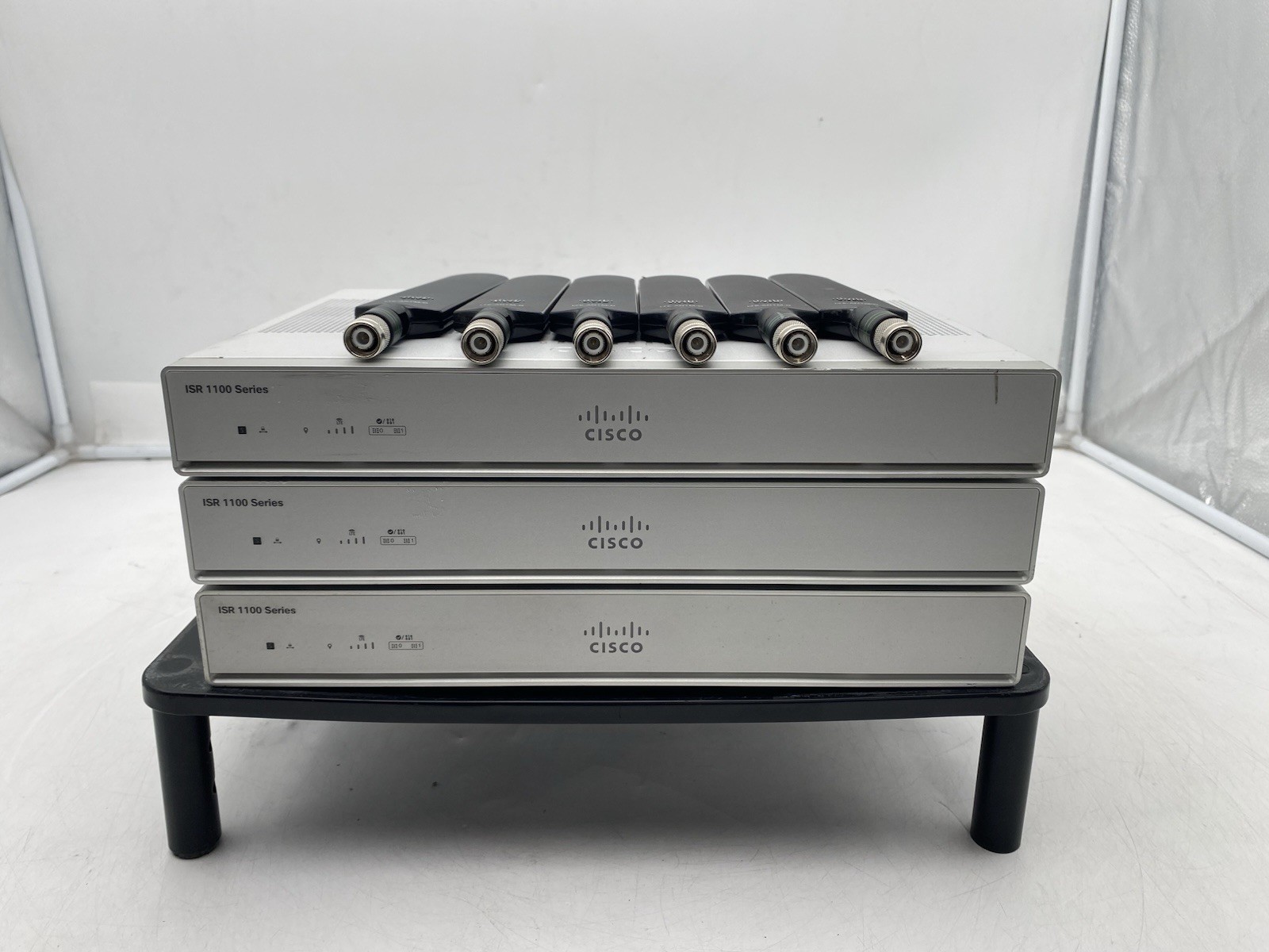 Lot of 3 Cisco C1111-4PLTEEA 4-Port LTE Gigabit Integrated Router w/ Antennas
