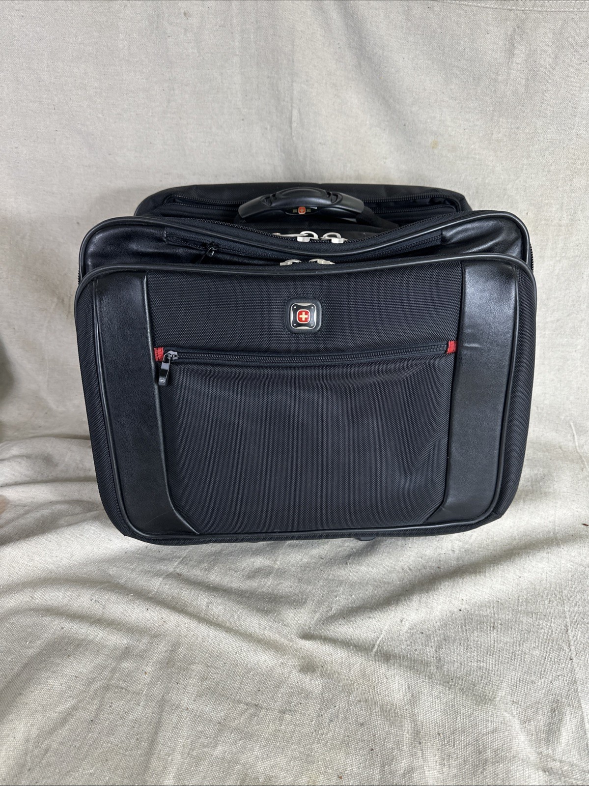 Wenger Swiss Gear Wheeled Business Travel Case Luggage No Shoulder Strap