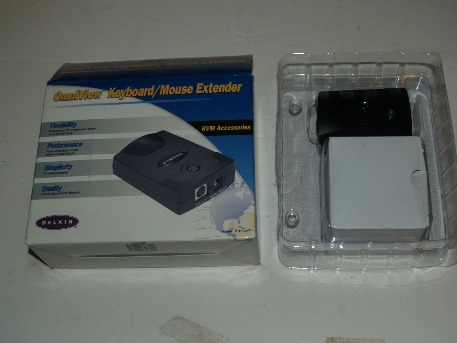 Belkin OmniView Keyboard/ Mouse Extender - PS2 Connectors - NEW