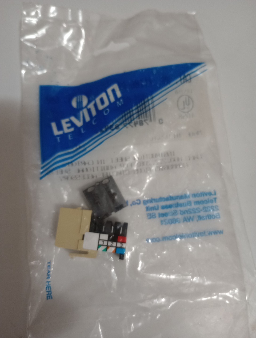 Leviton 41106-RI6 Voice Grade 6P6C Quickport Snap-In Jack - Ivory **Lot of 1