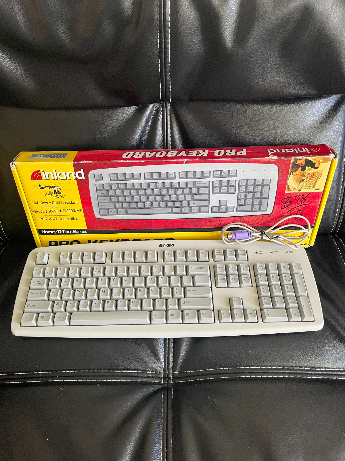 Vintage Inland Pro Keyboard - ps/2 connection - Stock# 70005 - Great condition