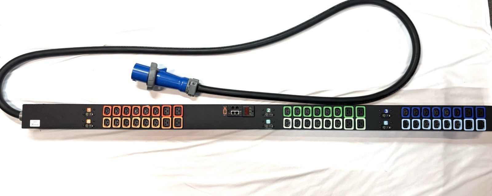 Geist 48-Outlet Monitored PDU I20484L, MN02E9W1-48PZB8-6PS15D0D10-S, 72", New