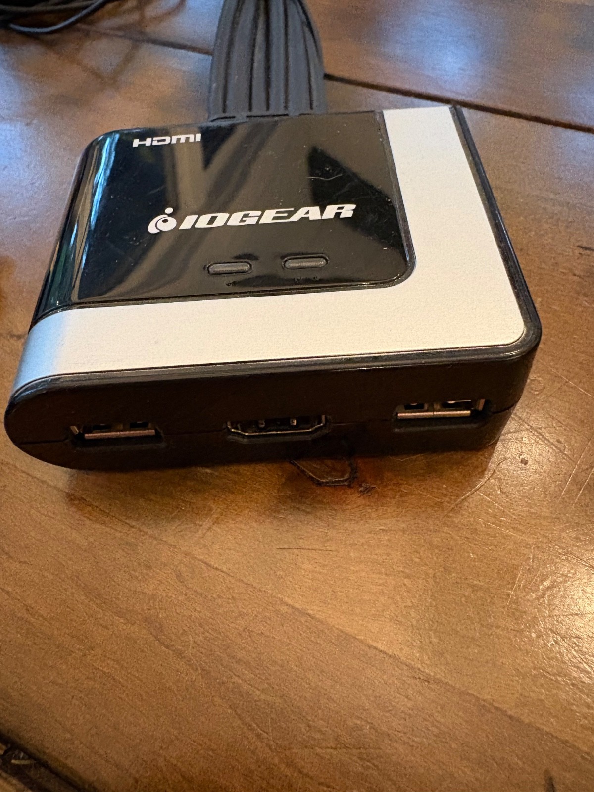IOGEAR GCS62HU 2-Port HD Cable KVM Switch W/Audio.