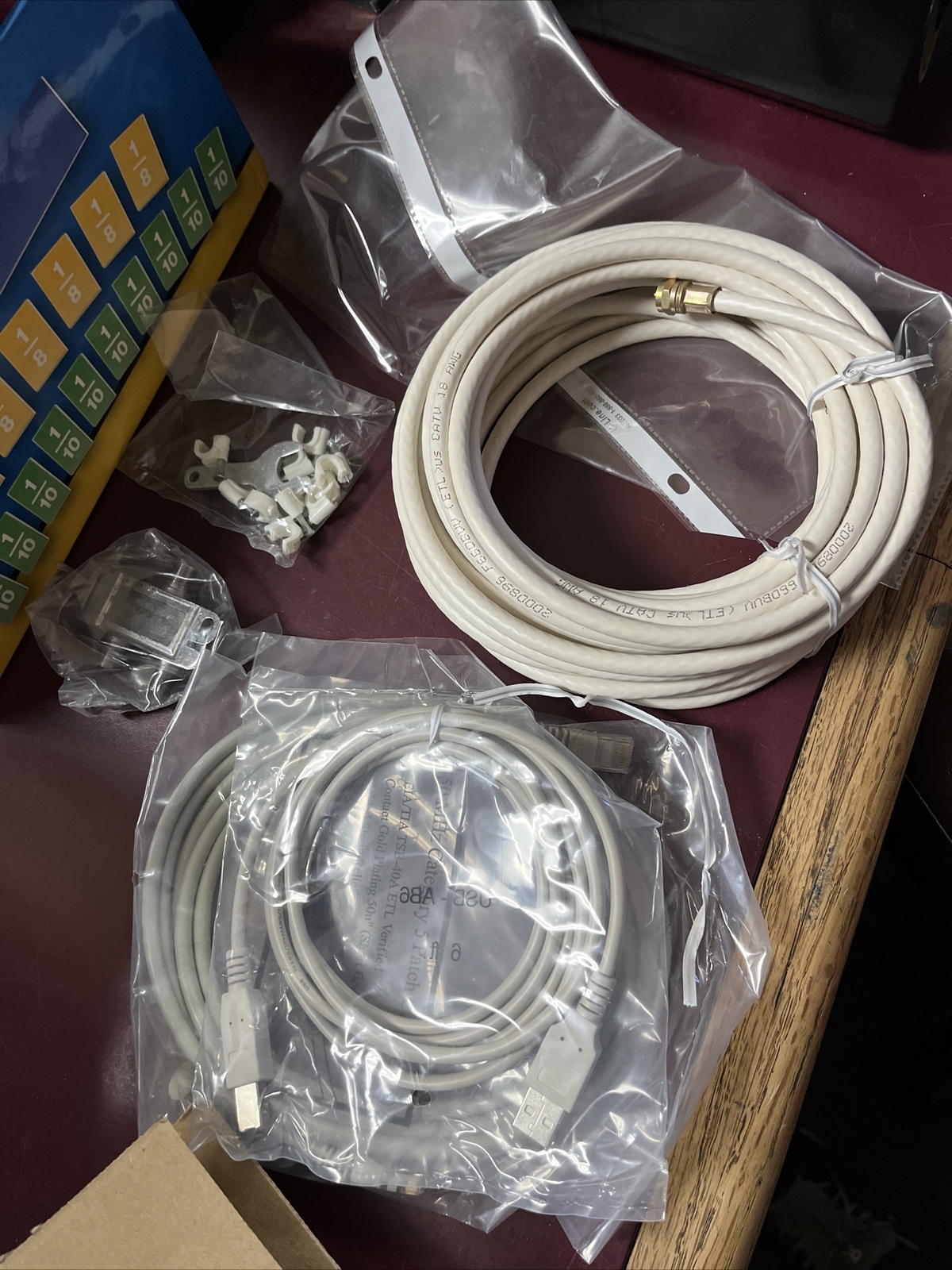 Monoprice 350 MHz Category 5E Patch Cord (UTP)  gold plating 50u"  568B - 7ft