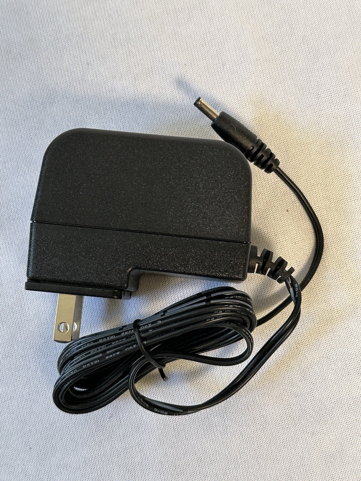 CUI INC Switching Adapter Power Supply, DSA-18PFCA-05 050300, 5V 3A