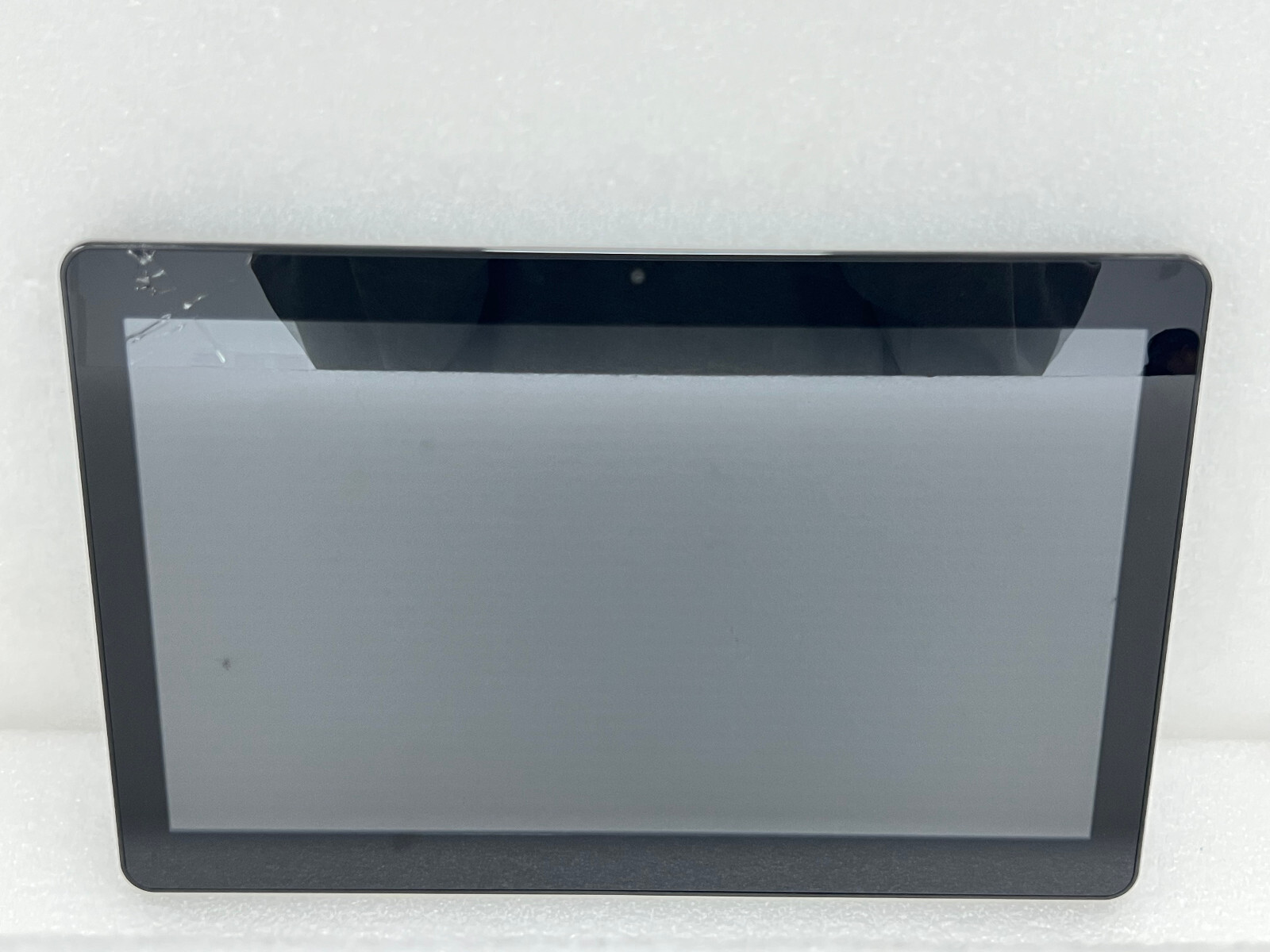ELO ESY15i1 15.6" Touch Screen Display Monitor - Black / Read Description