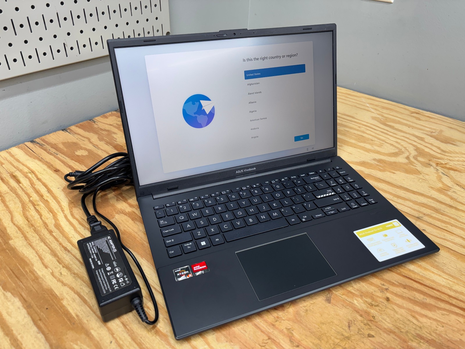 ASUS Vivobook Go 15 E1504FA 15.6" FHD Ryzen 3 7320U 8GB 256GB SSD Win 11 Black